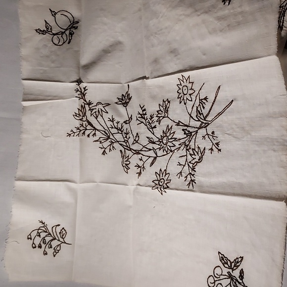 Handmade Embroidered Table Runners Table Scarfs Dinner Napkins Floral Designs - Picture 4 of 9